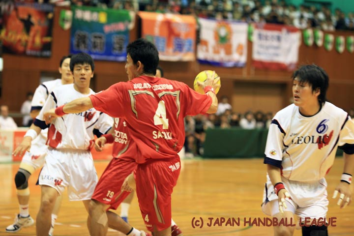 トヨタ車体 No.4 佐々木 剛