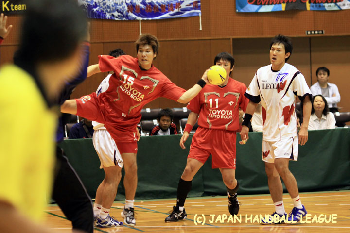 トヨタ車体 No.15 鶴谷 大輔