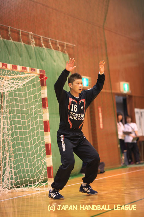 トヨタ車体 No.16 坪根 敏宏