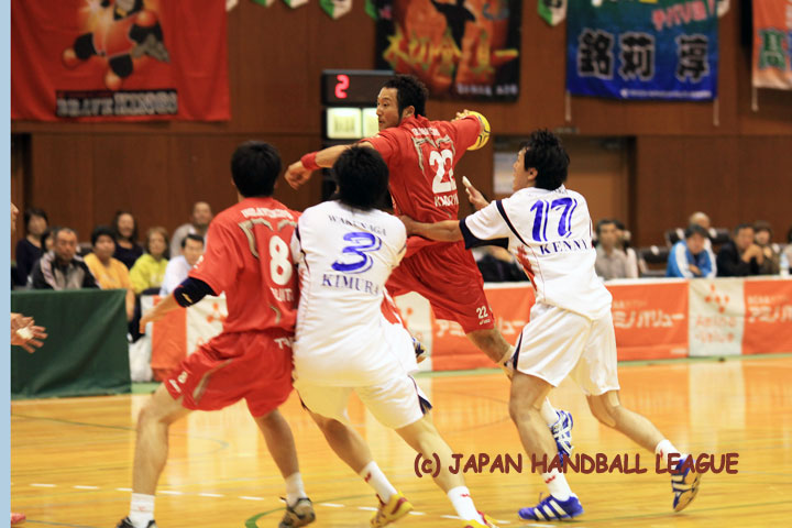 トヨタ車体 No.22 門山 哲也