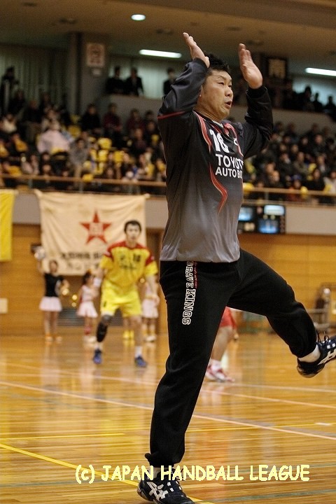 トヨタ車体 No.16 坪根 敏宏