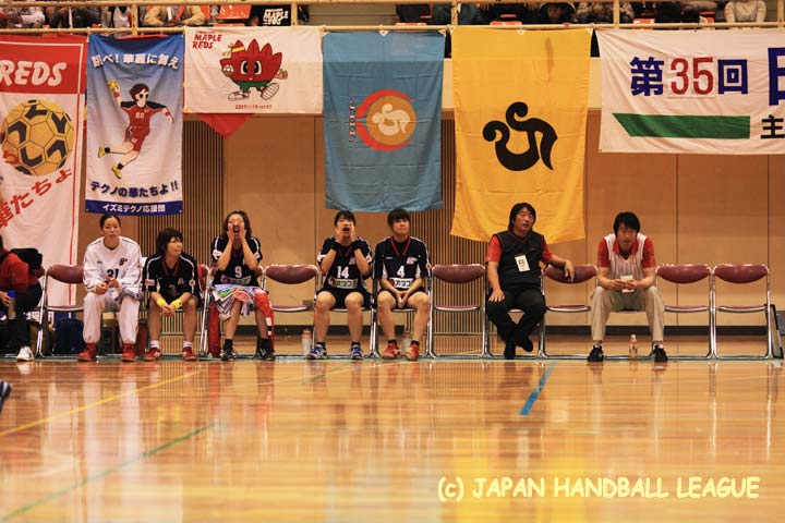 広島メイプルレッズ ベンチ